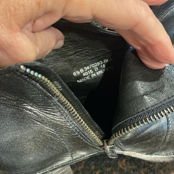 Frye Nora bootie. NWT - no box 6.5 - Picture 3 of 6